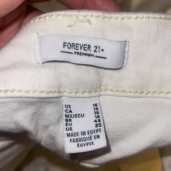 BRAND NEW (NEVER WORN) Plus Size High-Rise Flare Jeans 👖 - Picture 6 of 14